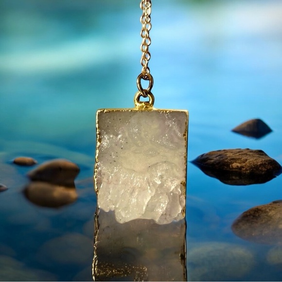 Raw Amethyst Geode Pendant Necklace in Gold - Picture 3 of 3